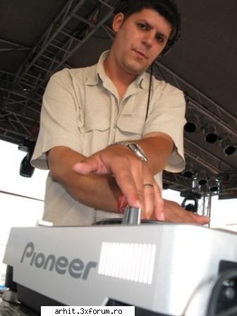 nu rata sansa de a fi dj !!!

din 1 februarie 2010 master events deschide prima scoala de dj